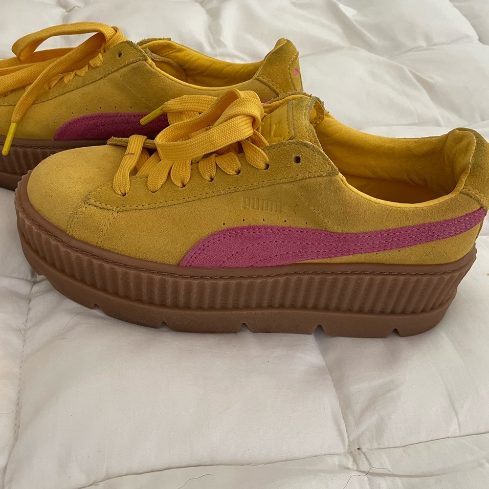 Pumas. Fenty by Rihanna.  excellent used condition size 7